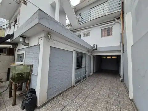 Casa 7 ambientes con 5 baños