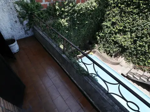 Casa en Venta con 3 cocheras