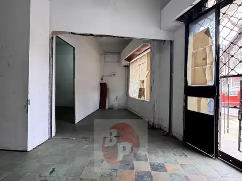 Local en Alquiler en Pompeya, $ 550.000
