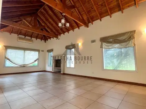 Casa 4 ambientes con 3 baños