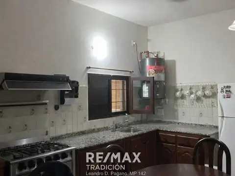 Casa 14 ambientes con 10 baños