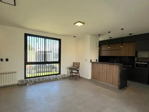 Depto Tipo Casa en Venta con 2 cocheras