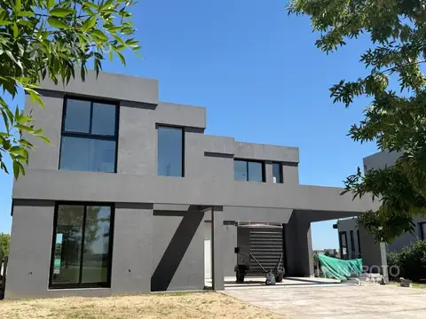 CASA EN VENTA EN EL CANTON GOLF - MAROTO PROPIEDADES