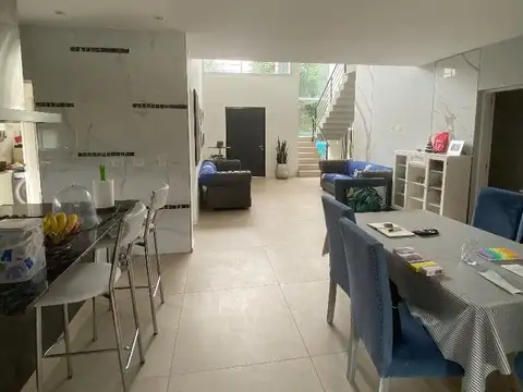 Casa en Venta en Pilar del Este - Santa Guadalupe, USD 360.000