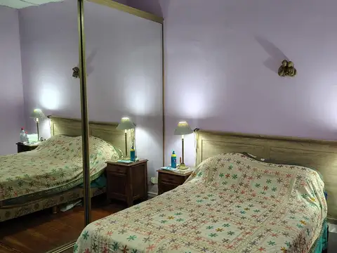 Depto Tipo Casa 5 ambientes con 2 baños