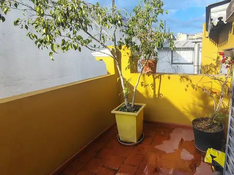 Depto Tipo Casa en Venta 40 años