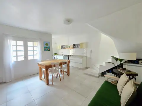 Depto Tipo Casa en Venta de 3 ambientes