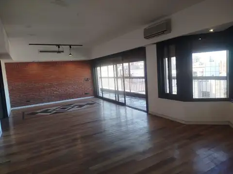 VENTA PENTHOUSE / DEPARTAMENTO - 7 AMBIENTES - TERRAZA Y QUINCHO - COCHERA - APTO CREDITO - PERMUTA