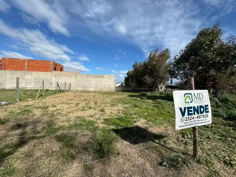Lote en calle 58 (15 y 13) con Luz y Gas