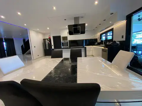 Casa en Venta en Moreno, USD 550.000