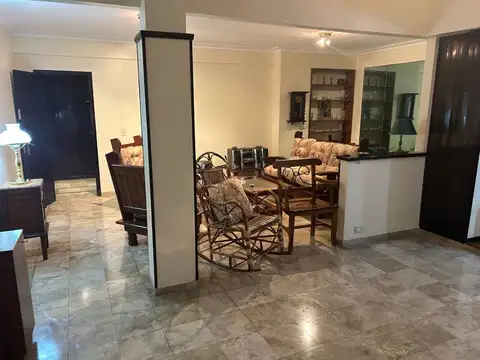 VENTA BELGRANO 4 AMB CON DEP. EN PB GRAN JARDIN