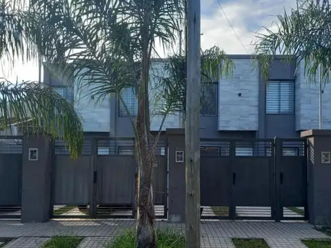 Duplex en venta en Castelar Sur.