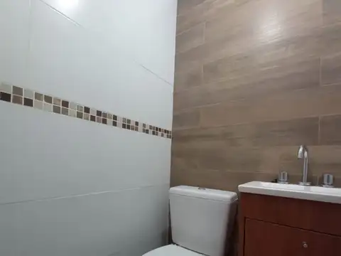 Depto Tipo Casa 3 ambientes con 2 baños