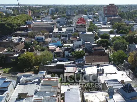 Locales con casa y departamentos en venta | Travi N°725 | Escobar centro