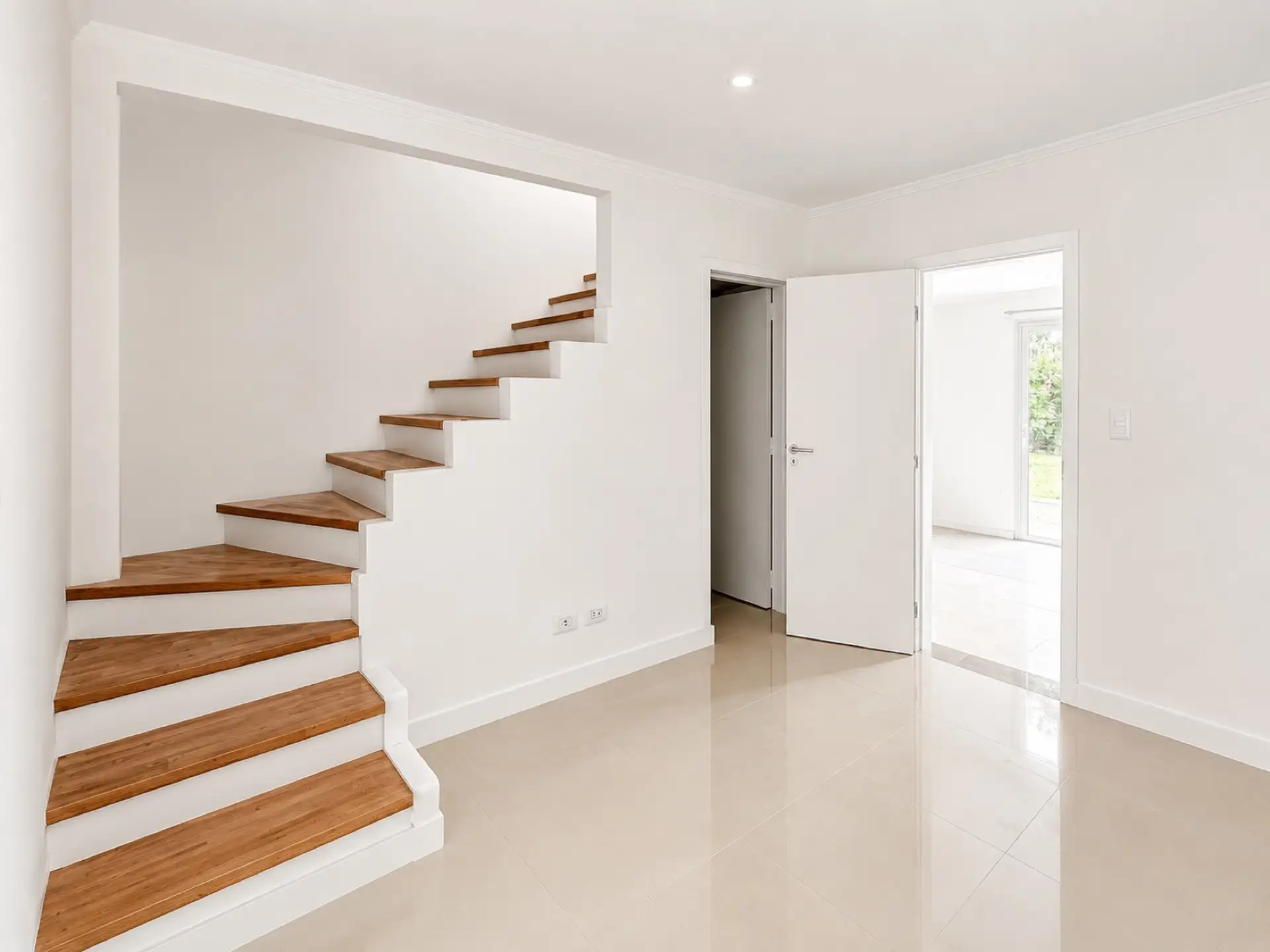 Chalet al frente con parque y garage