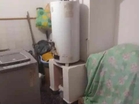 Casa 8 ambientes con 1 baño