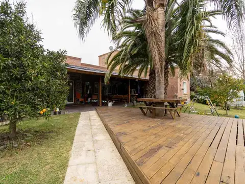 Casa 7 ambientes con 3 baños