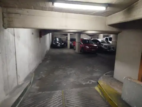 Cochera Doble  2 AUTOS Ayacucho 930 Fac Medicina