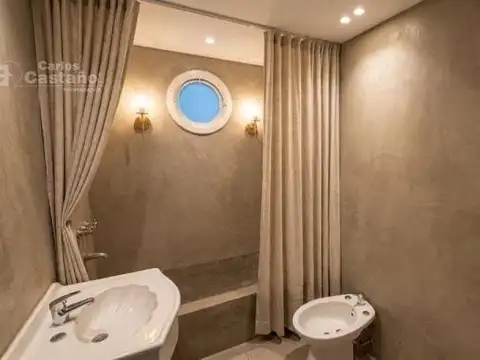 Depto Tipo Casa 5 ambientes con 2 baños