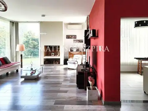Casa 6 ambientes con 5 baños