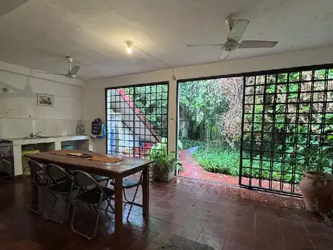 Casa 5 ambientes con 2 baños