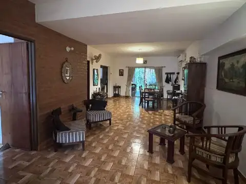 CF1213 - CASA EN VENTA - ANTONIO DE LLAMAS Y AV. LAVALLE - B° ROCAMORA