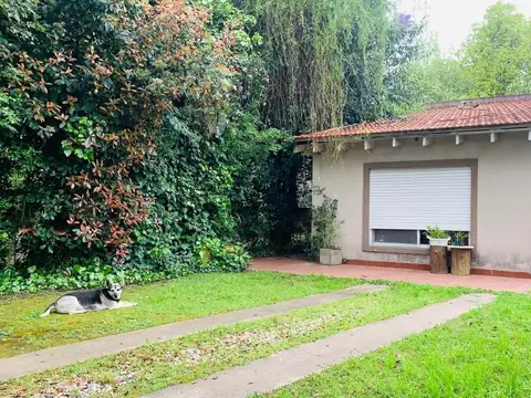 Casa en venta - 2 Dormitorios 2 Baños - La Plata