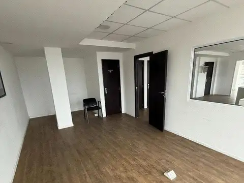 EXCELENTES OFICINAS (100mts2) CON 2 COCHERAS. MORON CENTRO