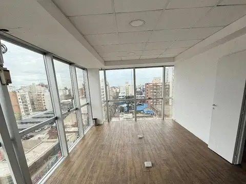 Oficina Monoambiente con 4 baños