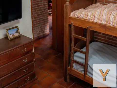 Casa 4 ambientes con 2 baños