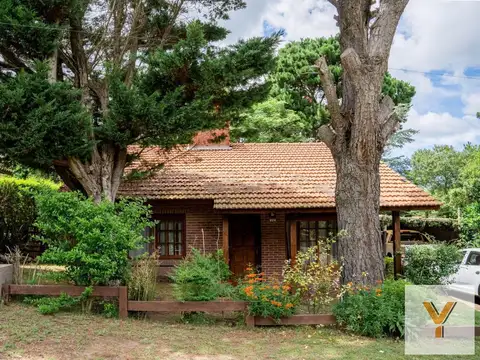 Casa en venta - 2 Dormitorios 2 Baños - Cochera - 500Mts2 - Ostende