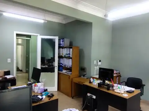 CASA / OFICINA EN EXCELENTE UB. COMERCIAL- 3 AMB PISO UNICO