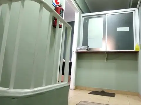 Oficina 4 ambientes con 2 baños