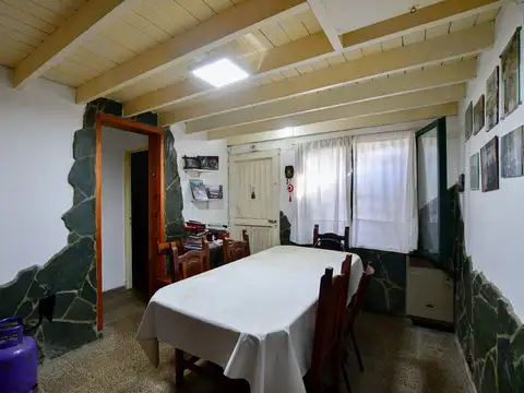 Casa 2 dormitorios en venta en La Plata 2 garajes