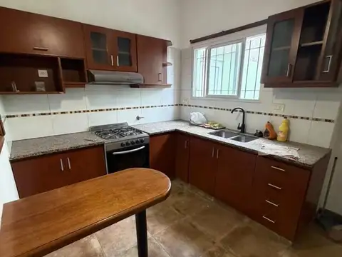 Casa 2 ambientes con 1 baño
