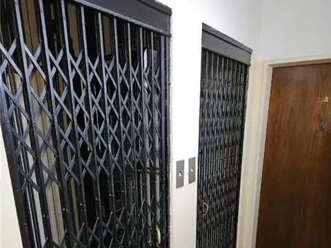 Paraguay 4200, Piso 8