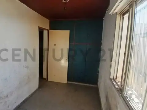 Oficina 7 ambientes con 1 baño