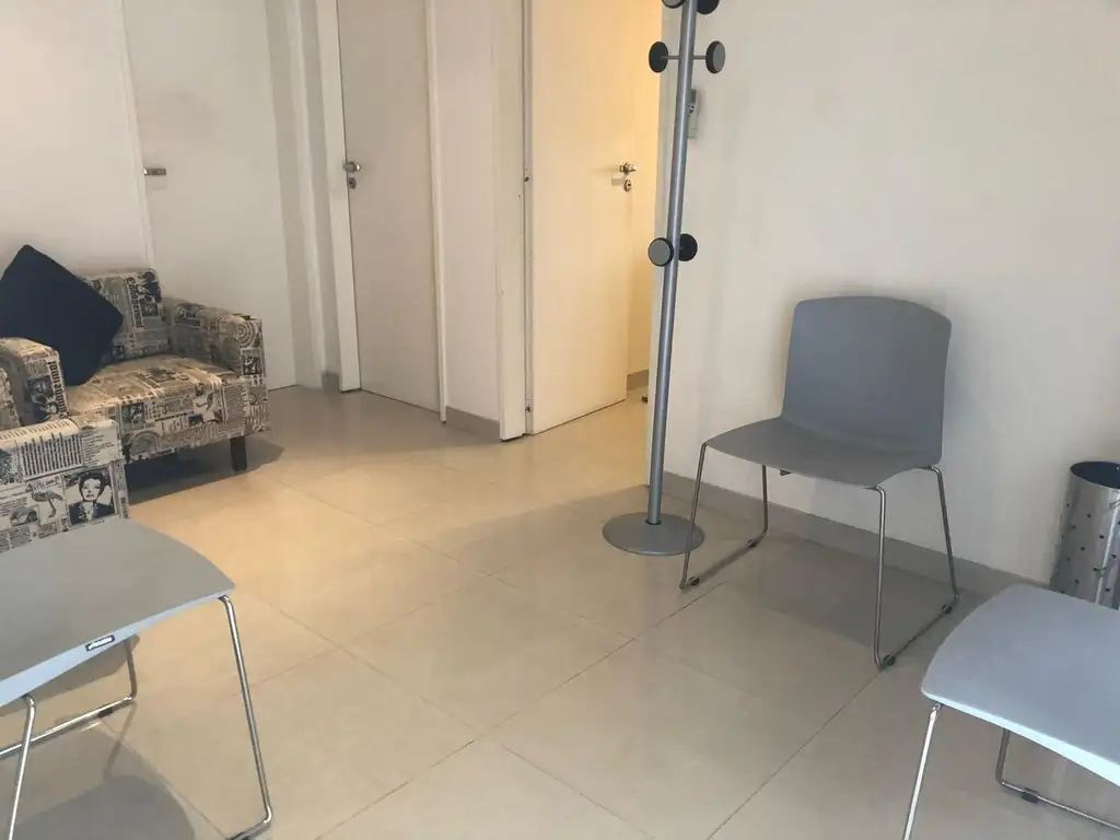 Oficina - 50  m² Cubierta | 1 baño | 3 ambientes | 1 cochera | Excelente | Con seguridad