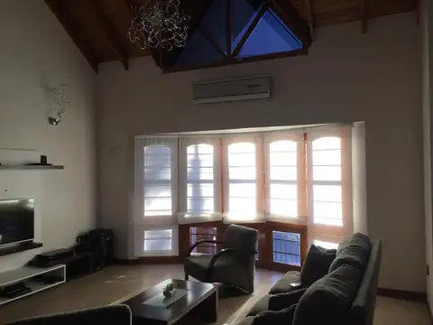 Casa en Venta en Don Bosco, USD 430.000