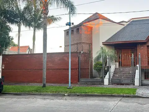 Chalet de categoria con pileta