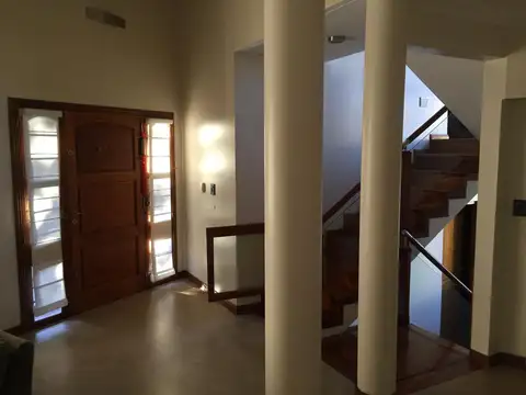 Chalet de categoria con pileta