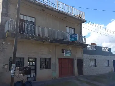 NUEVO PRECIO! CASA EN VENTA PARA DOS FAMILIAS EXC. UBICACION