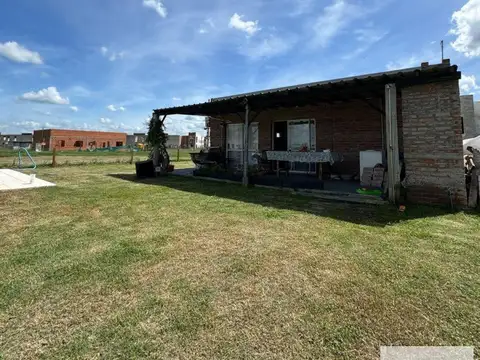 Casa en venta - 4 Dormitorios 2 Baños - Cocheras - 630Mts2 - Presidente Perón