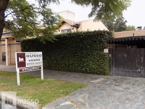 CLASICO CHALET 5 AMBIENTES c/ QUINCHO