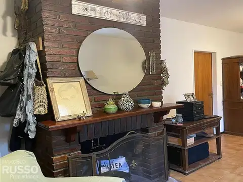 CLASICO CHALET 5 AMBIENTES c/ QUINCHO