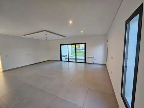VENTA CASA 4 AMB SANTA LUCIA PILAR DEL ESTE