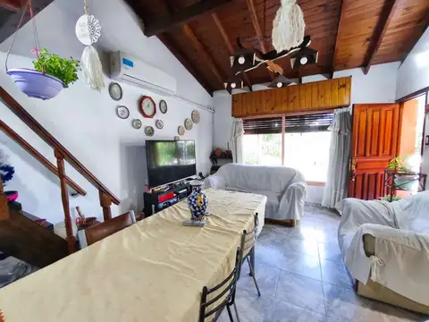 Casa en Venta con 3 cocheras