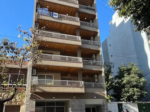 LINIERS. TONELERO 5900. PISO 3 AMBIENTES  CON BALCON Y 2 COCHERAS