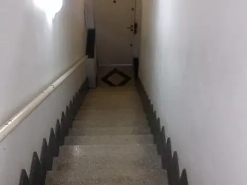 Av. Uriburu 1124 , Piso .1