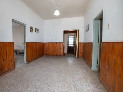 Casa 5 ambientes con 1 baño